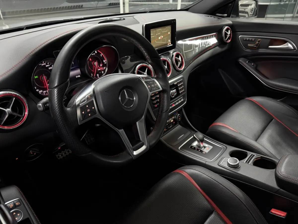 CLA 45 AMG BRABUS LOOK PANO KUIPSTOELEN