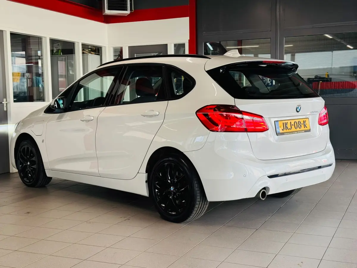 225xe iPerformance*Navigatie*Stoelverwarming*Half leder*Cruise Control*