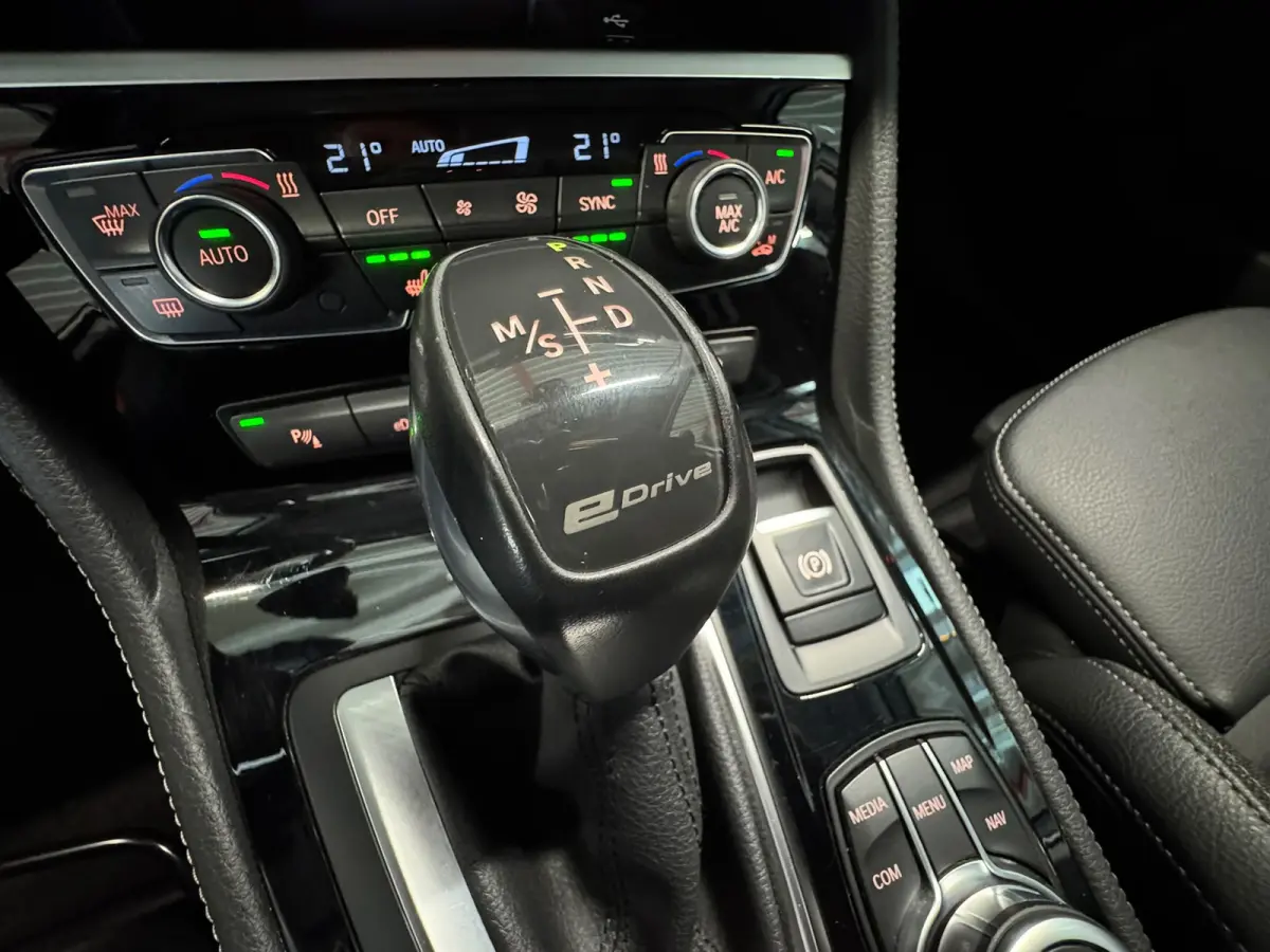225xe iPerformance*Navigatie*Stoelverwarming*Half leder*Cruise Control*