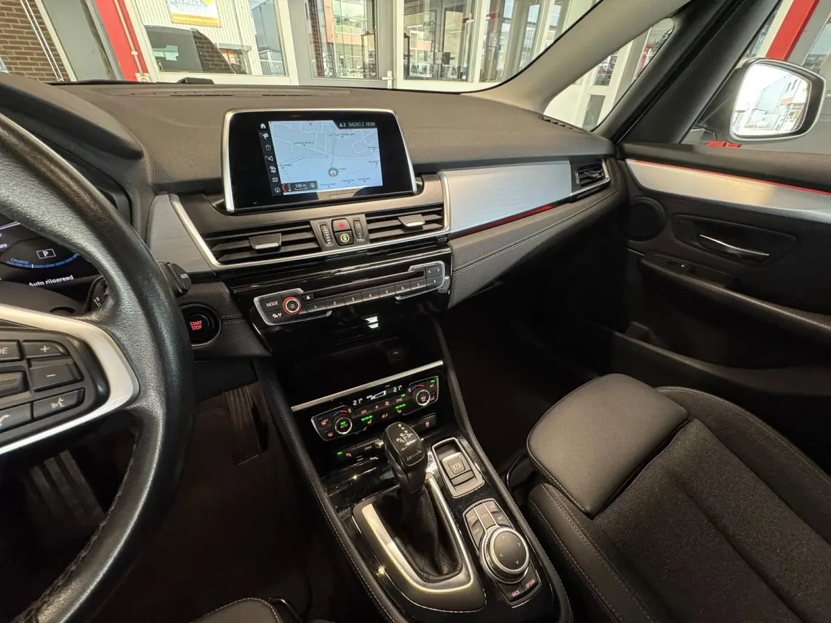 225xe iPerformance*Navigatie*Stoelverwarming*Half leder*Cruise Control*
