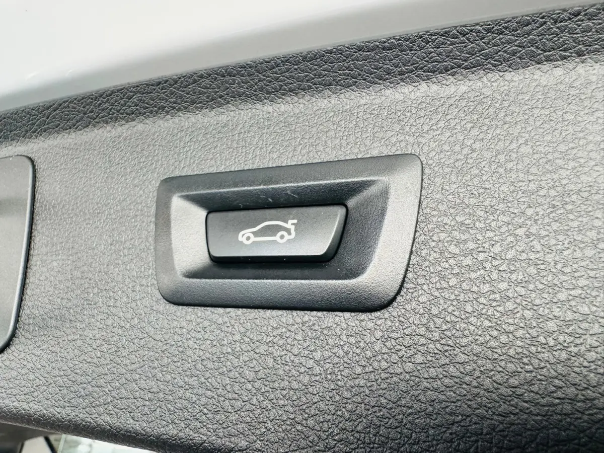 225xe iPerformance*Navigatie*Stoelverwarming*Half leder*Cruise Control*