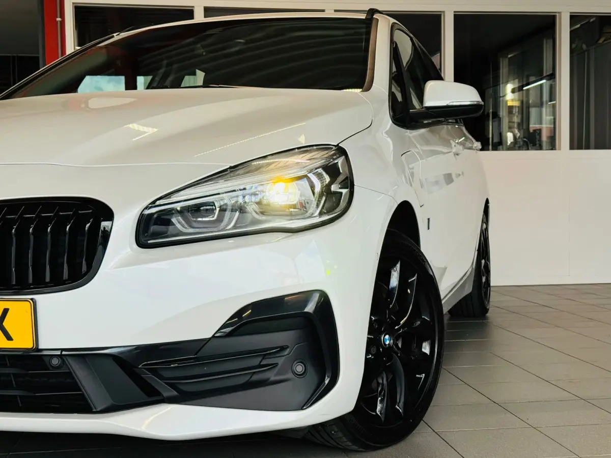 225xe iPerformance*Navigatie*Stoelverwarming*Half leder*Cruise Control*