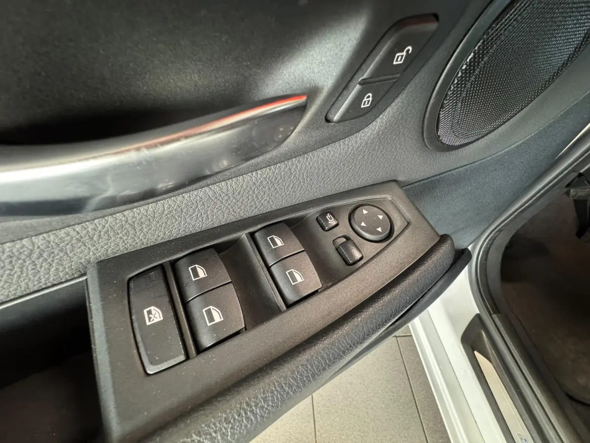 225xe iPerformance*Navigatie*Stoelverwarming*Half leder*Cruise Control*