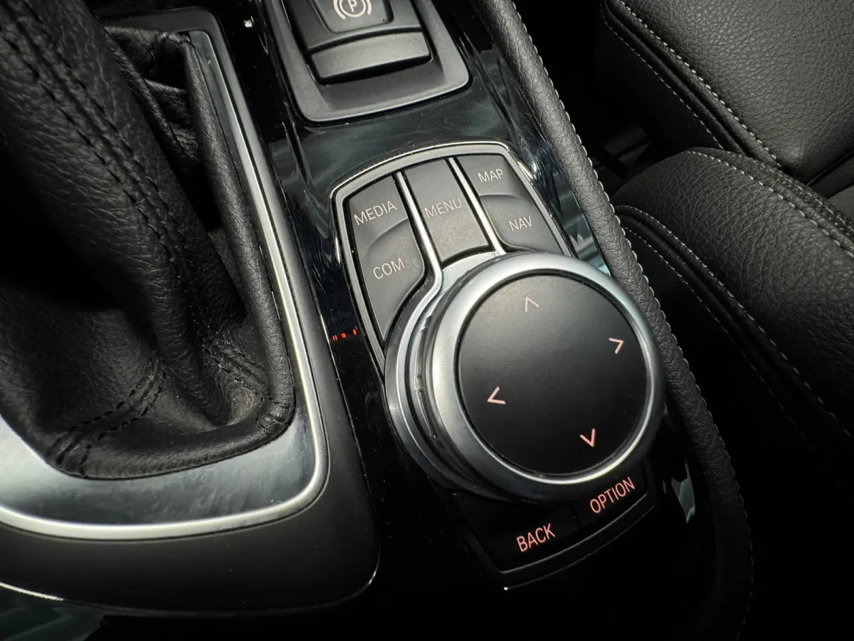 225xe iPerformance*Navigatie*Stoelverwarming*Half leder*Cruise Control*