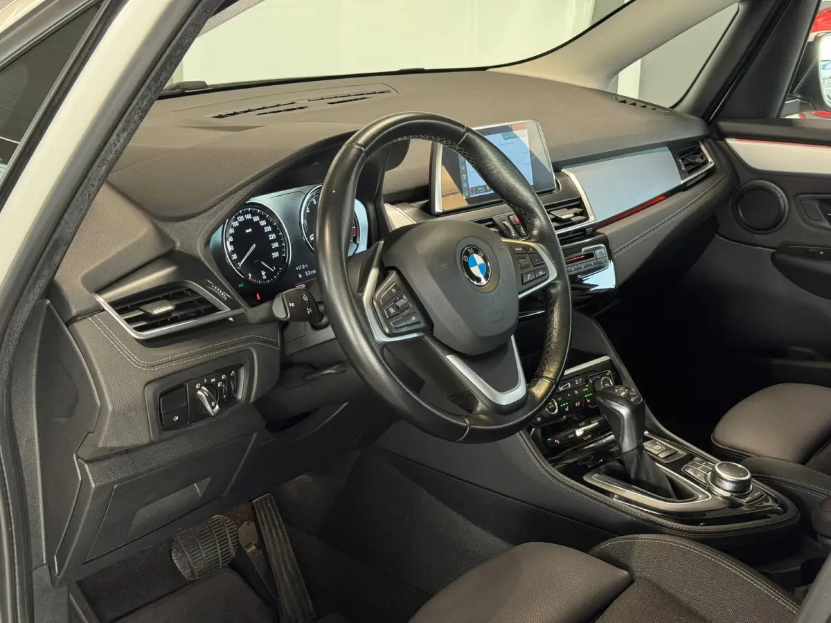 225xe iPerformance*Navigatie*Stoelverwarming*Half leder*Cruise Control*