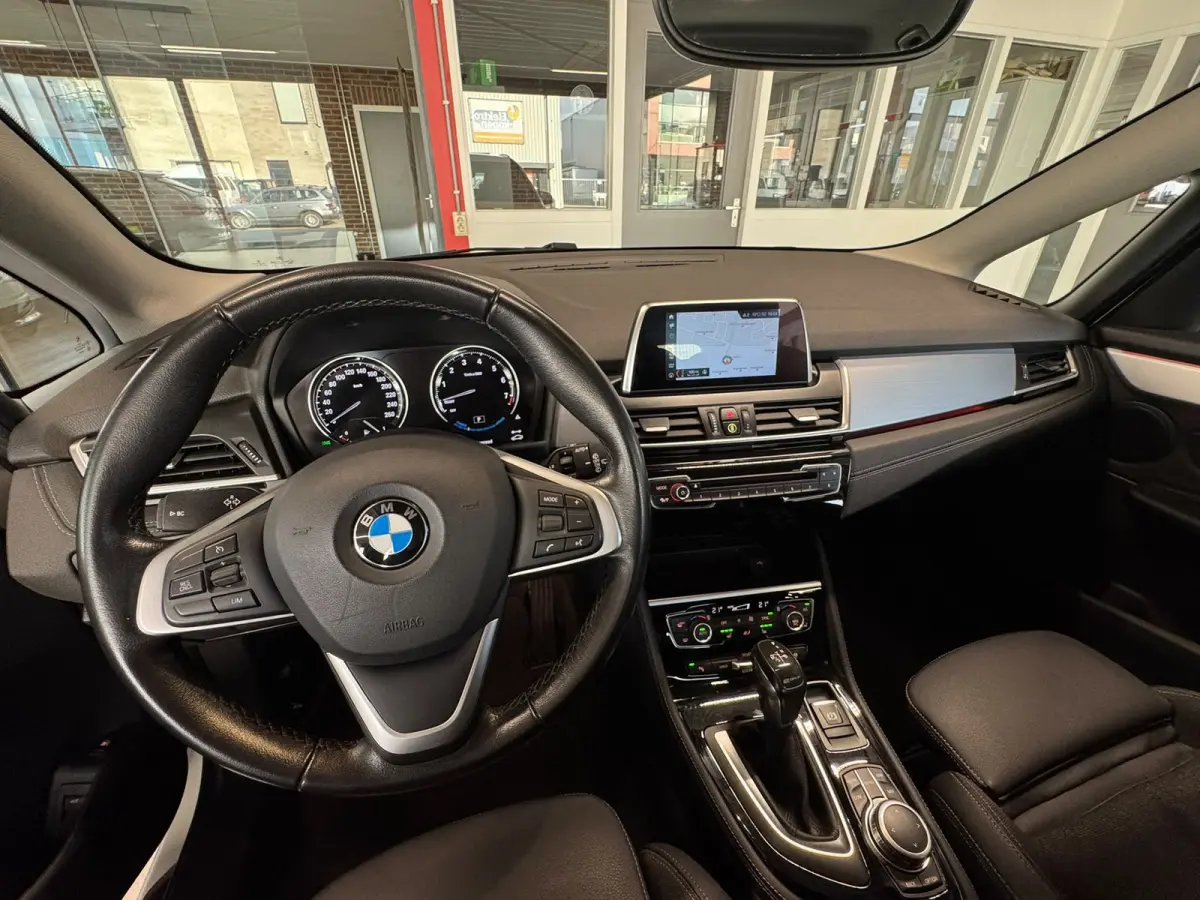 225xe iPerformance*Navigatie*Stoelverwarming*Half leder*Cruise Control*