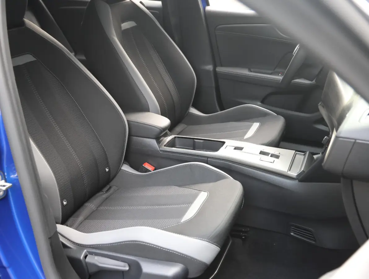 1.2 Turbo Hybrid GS | Draadloos Apple Carplay en Android Auto | Camera | Dodehoek detectie