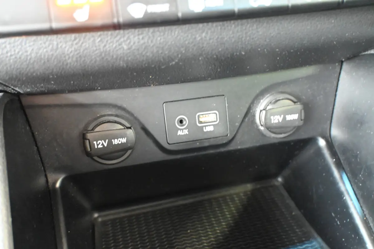 1.6 GDi Premium Clima Cruise Navigatie LED Stoelverwarming PDC Inruil Mogelijk!