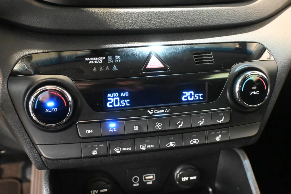 1.6 GDi Premium Clima Cruise Navigatie LED Stoelverwarming PDC Inruil Mogelijk!
