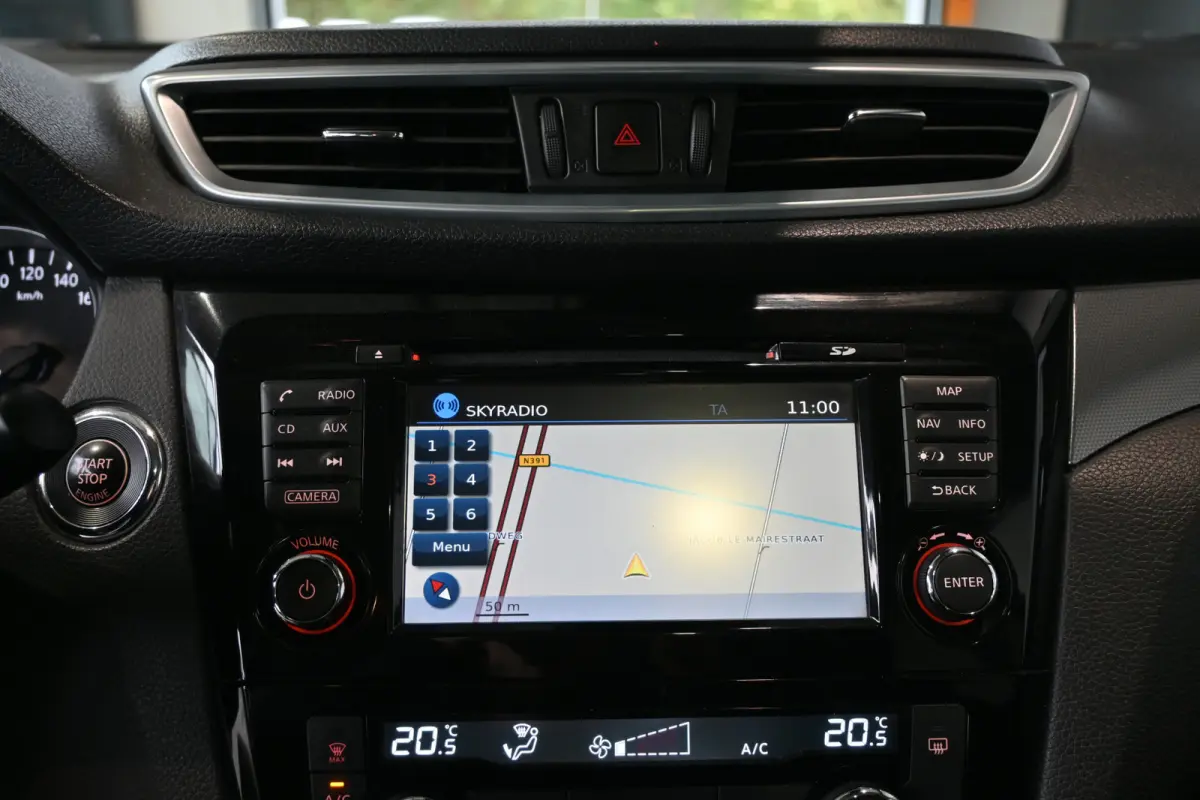 1.2 N-Connecta Clima Cruise Panoramadak Navigatie Camera PDC Afneembare Trekhaak Inruil Mogelijk!