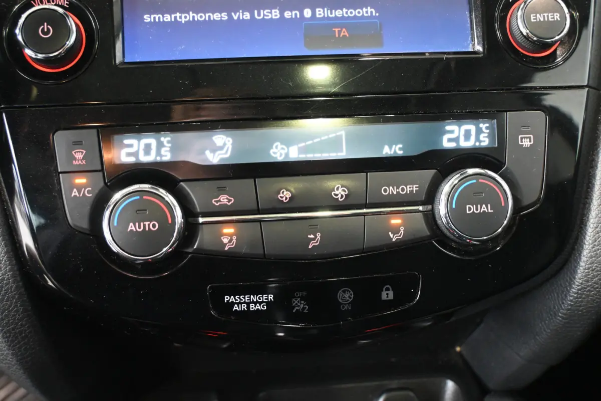 1.2 N-Connecta Clima Cruise Panoramadak Navigatie Camera PDC Afneembare Trekhaak Inruil Mogelijk!