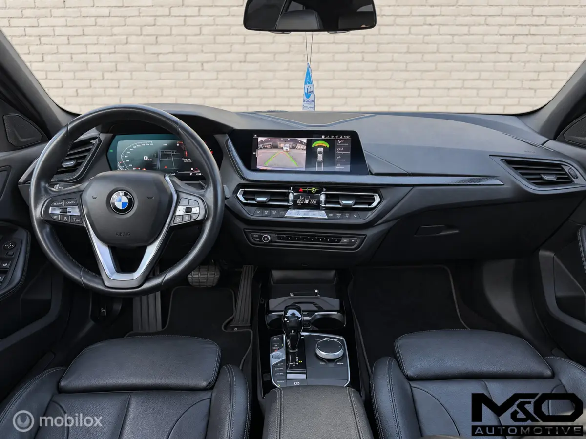 118i Sport High Executive |PANO |STOELVW |CAMERA