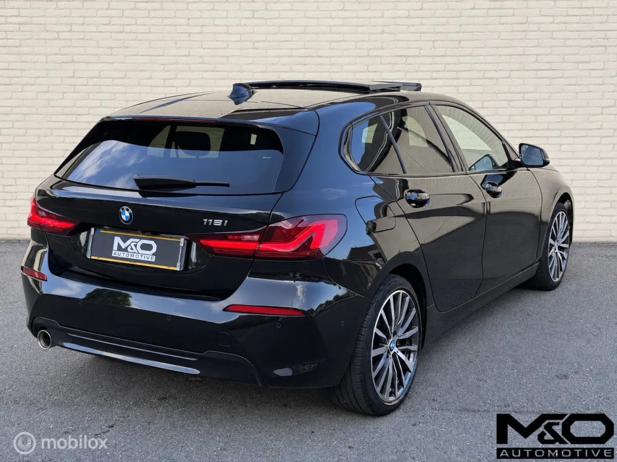 118i Sport High Executive |PANO |STOELVW |CAMERA