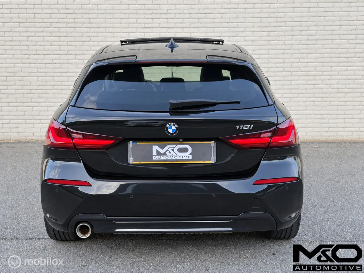 118i Sport High Executive |PANO |STOELVW |CAMERA