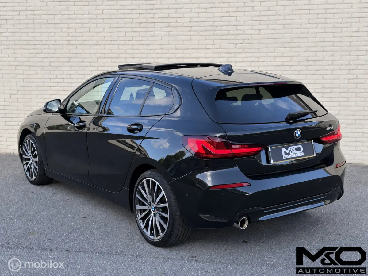 118i Sport High Executive |PANO |STOELVW |CAMERA