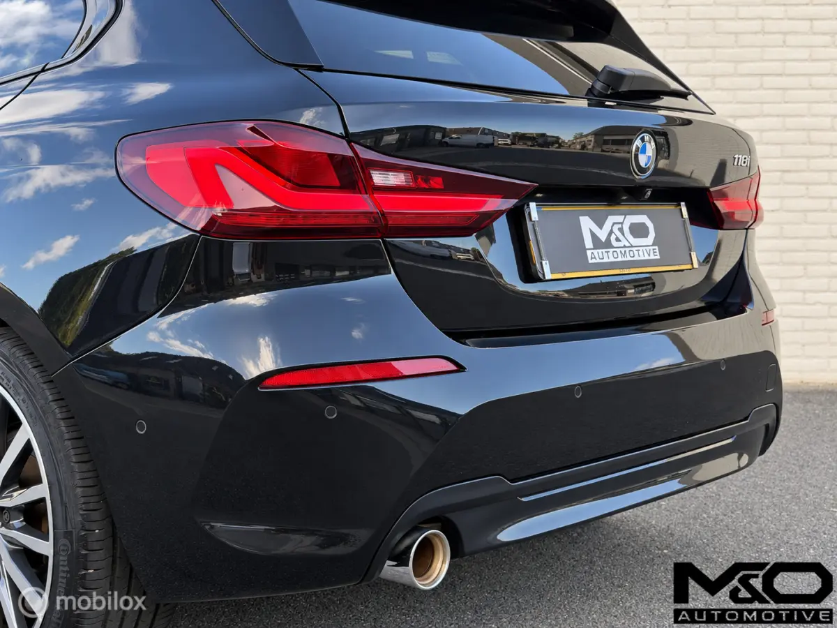 118i Sport High Executive |PANO |STOELVW |CAMERA