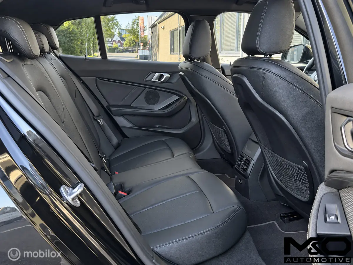 118i Sport High Executive |PANO |STOELVW |CAMERA