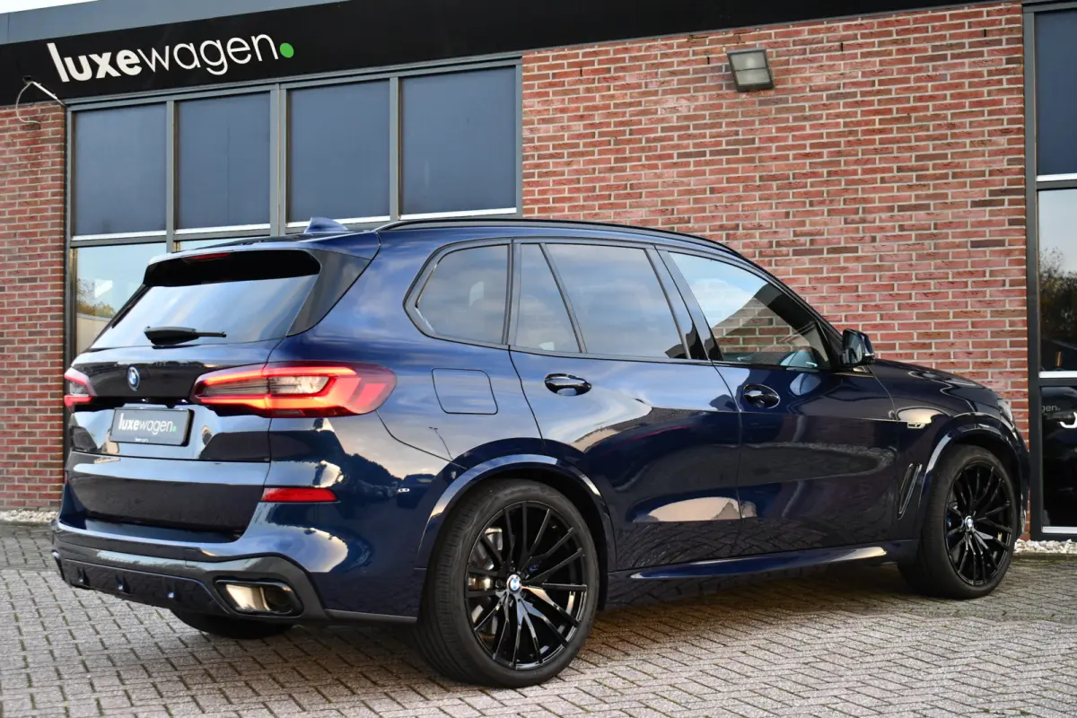 xDrive45e M-Sport Skylounge M-zetels ACC 360 H/K Massage-Ventilatie 4WS 22inch