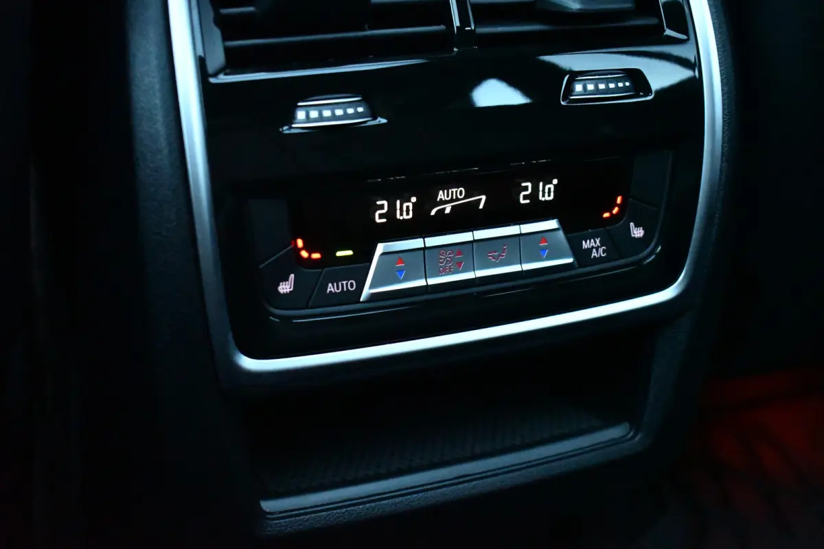 xDrive45e M-Sport Skylounge M-zetels ACC 360 H/K Massage-Ventilatie 4WS 22inch