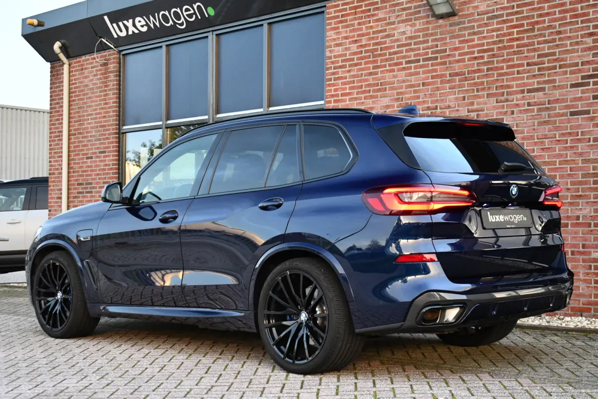 xDrive45e M-Sport Skylounge M-zetels ACC 360 H/K Massage-Ventilatie 4WS 22inch