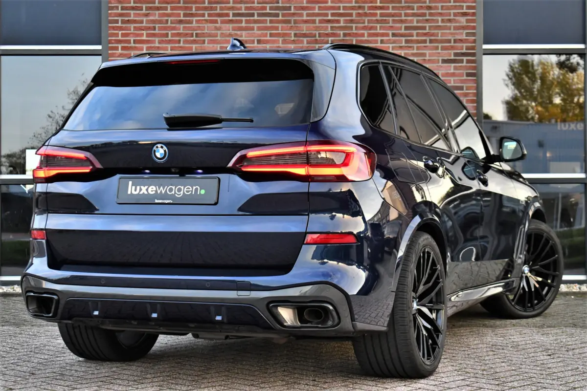 xDrive45e M-Sport Skylounge M-zetels ACC 360 H/K Massage-Ventilatie 4WS 22inch