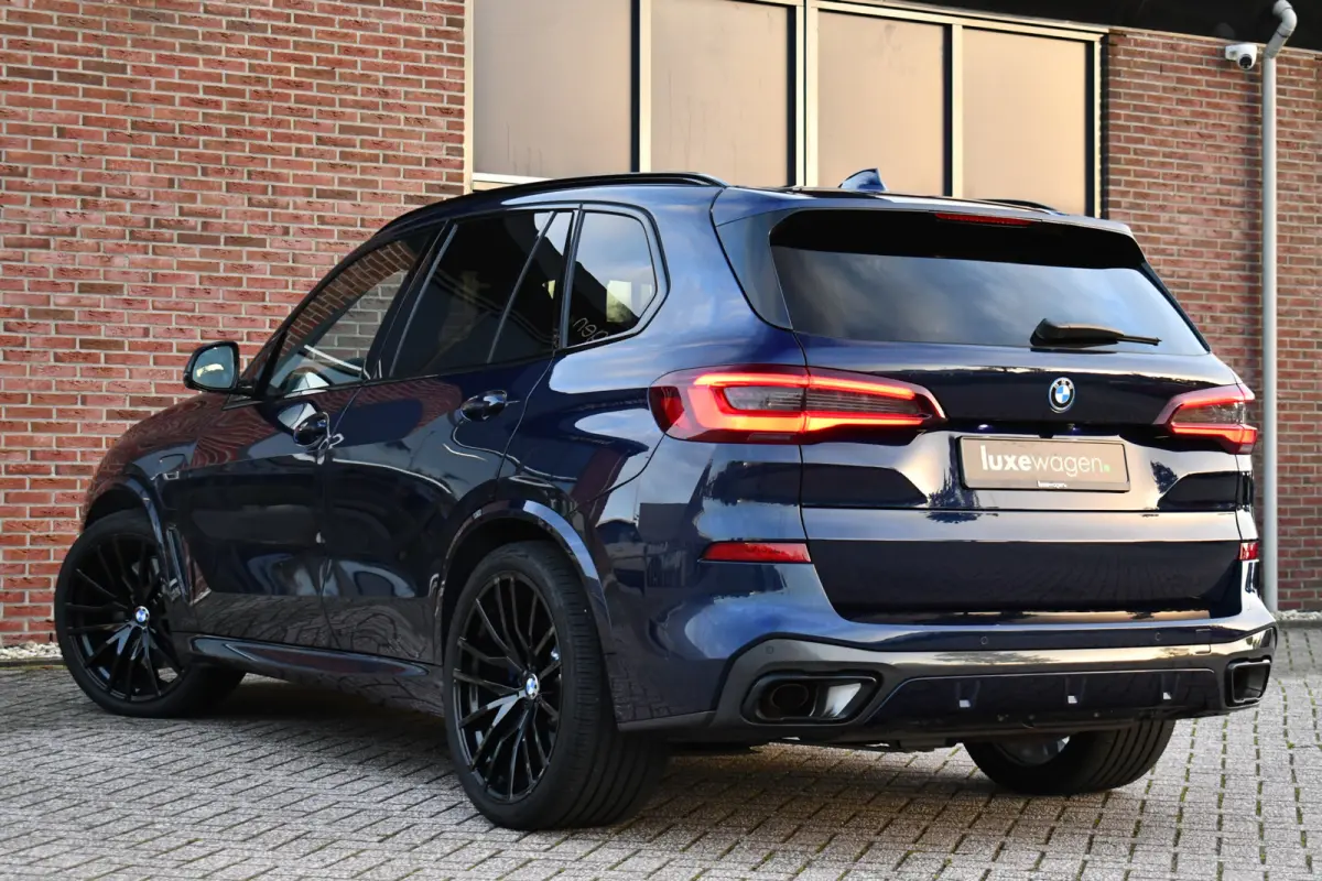xDrive45e M-Sport Skylounge M-zetels ACC 360 H/K Massage-Ventilatie 4WS 22inch