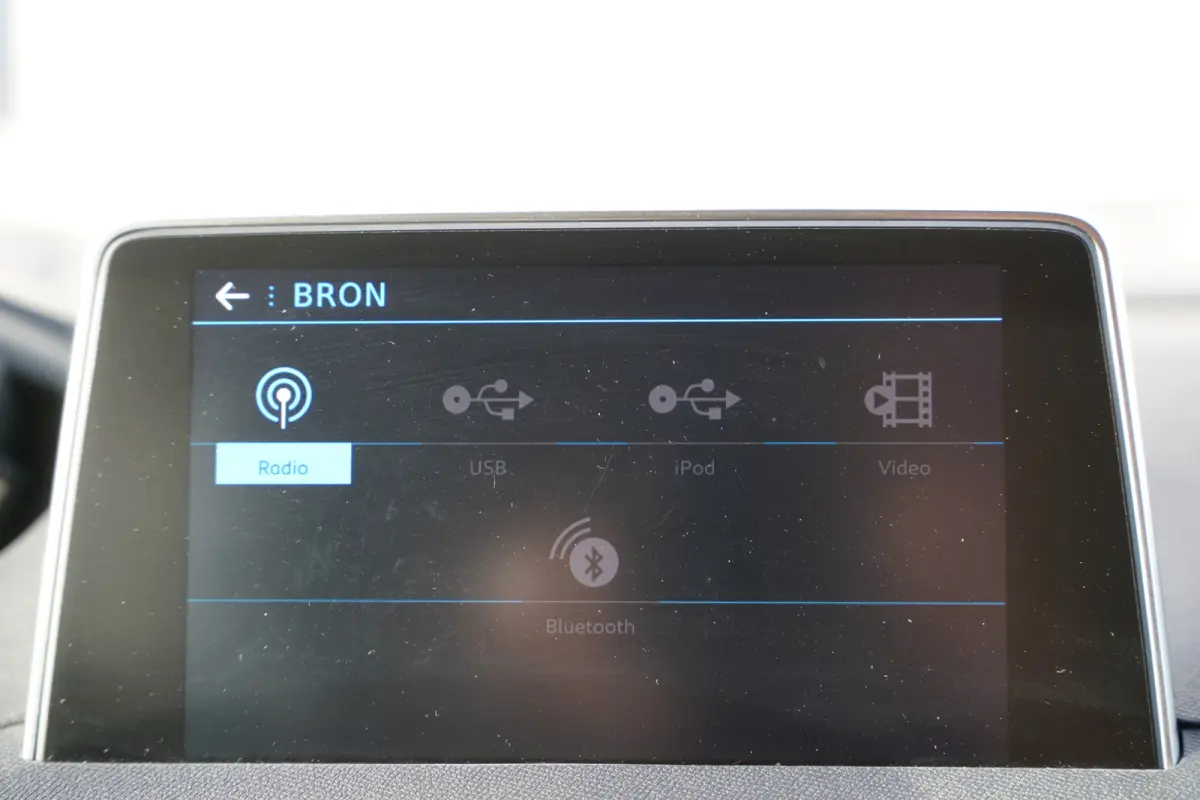 1.2 PureTech Allure 131pk | Automaat | Apple Carplay/Android Auto | Cruise control | Electronic climate control | Lichtmetalen velgen 18" | Parkeersensor voor en achter | Verkeersbord detect