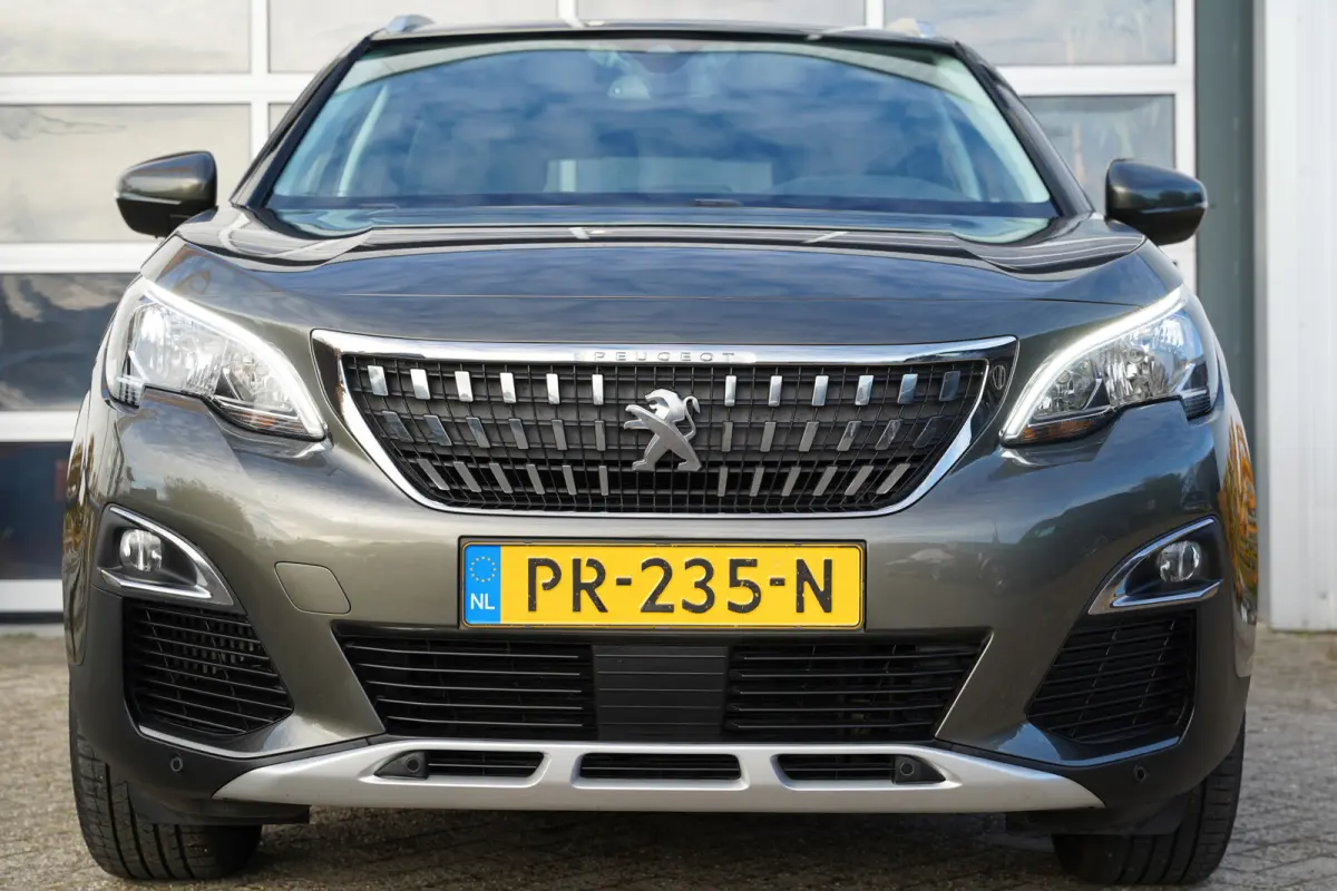 1.2 PureTech Allure 131pk | Automaat | Apple Carplay/Android Auto | Cruise control | Electronic climate control | Lichtmetalen velgen 18" | Parkeersensor voor en achter | Verkeersbord detect