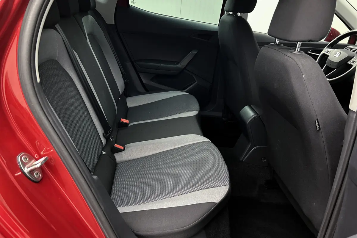 1.0 TSI Style Business Intense | Camera | Adaptieve cruise control | Navigatie