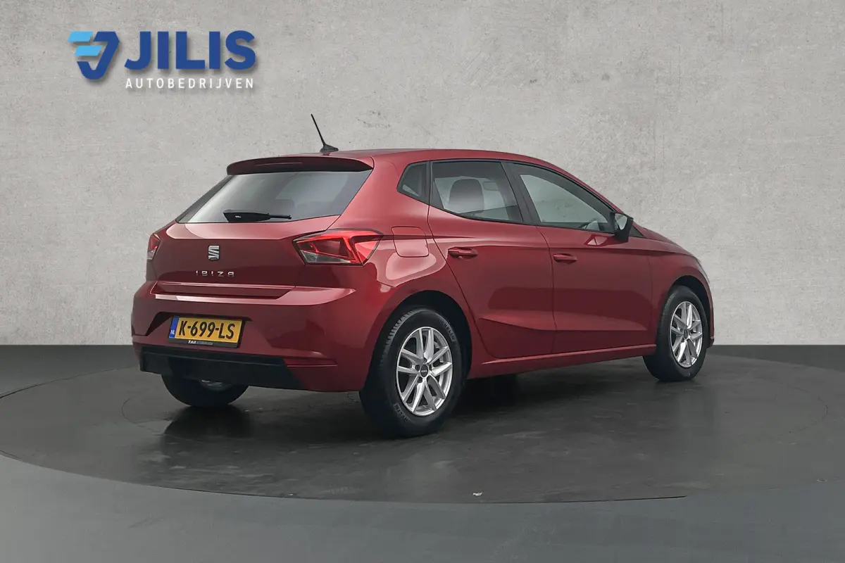 1.0 TSI Style Business Intense | Camera | Adaptieve cruise control | Navigatie