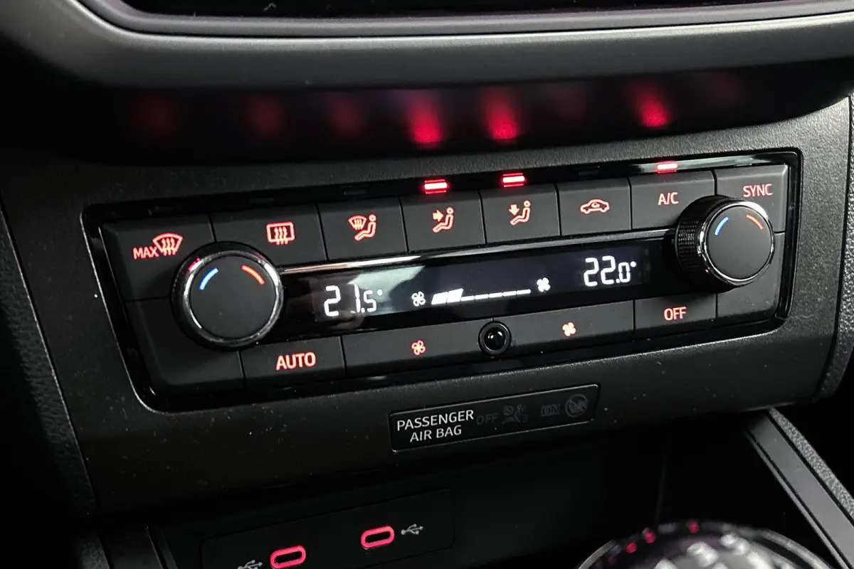 1.0 TSI Style Business Intense | Camera | Adaptieve cruise control | Navigatie