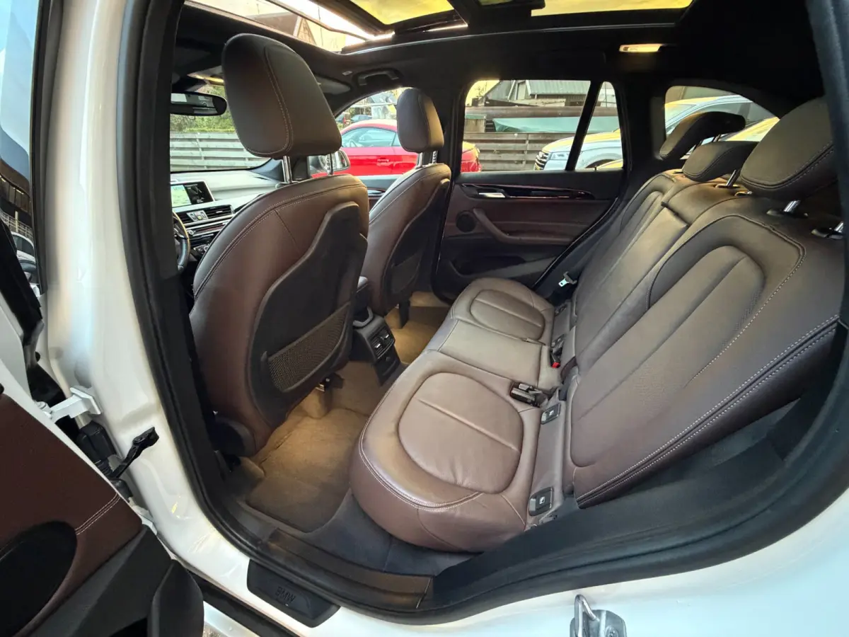 XDrive25i Centennial High Executive / Pano / Head-Up / Camera / Harman Kardon / Trekhaak / Sportleder / Zeer nette Auto !!.