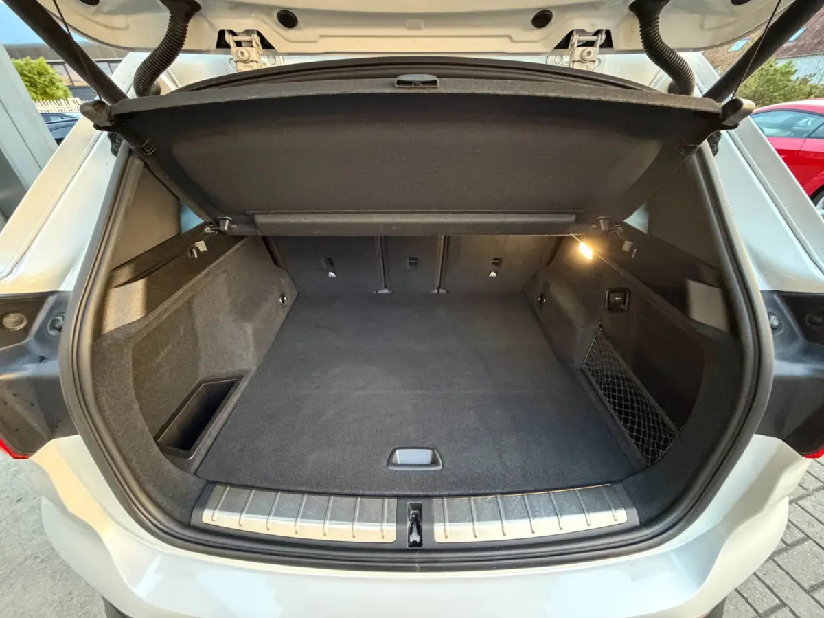 XDrive25i Centennial High Executive / Pano / Head-Up / Camera / Harman Kardon / Trekhaak / Sportleder / Zeer nette Auto !!.