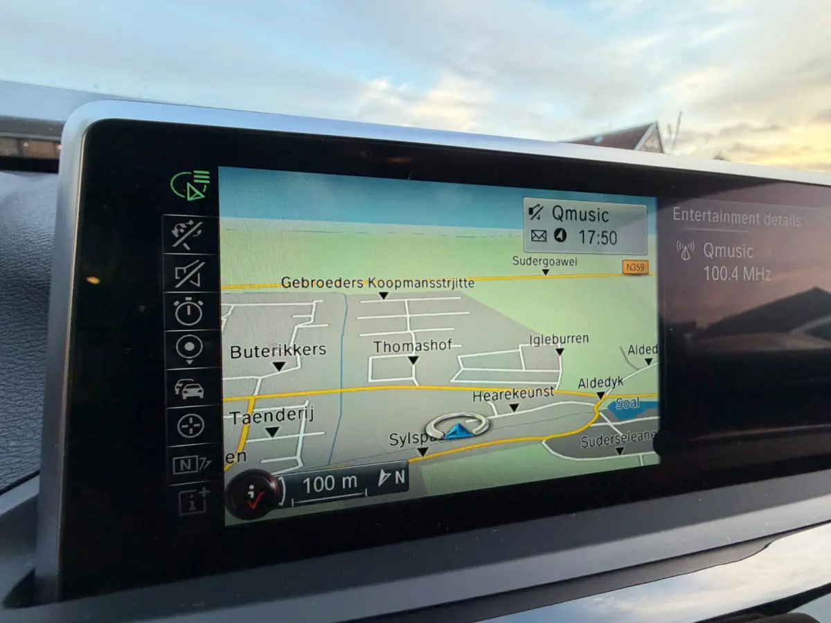 XDrive25i Centennial High Executive / Pano / Head-Up / Camera / Harman Kardon / Trekhaak / Sportleder / Zeer nette Auto !!.