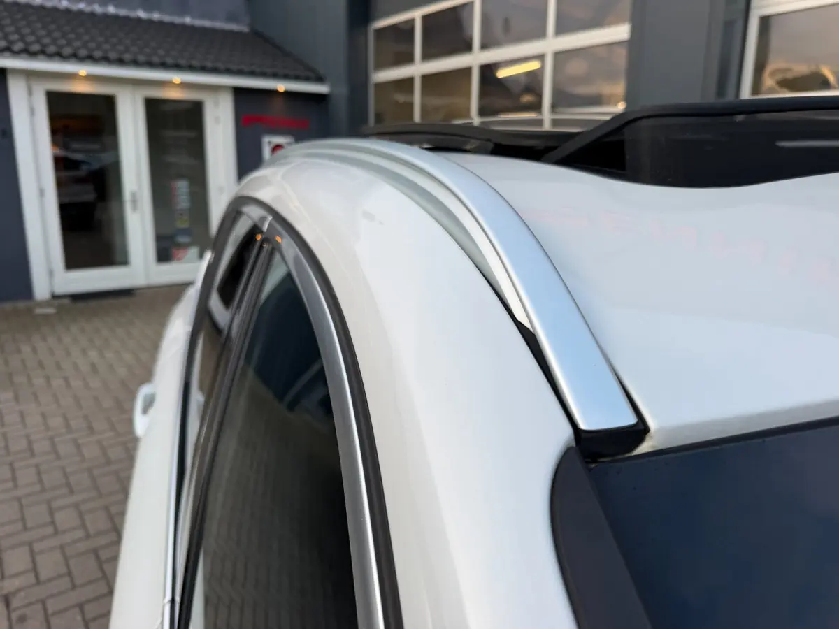 XDrive25i Centennial High Executive / Pano / Head-Up / Camera / Harman Kardon / Trekhaak / Sportleder / Zeer nette Auto !!.