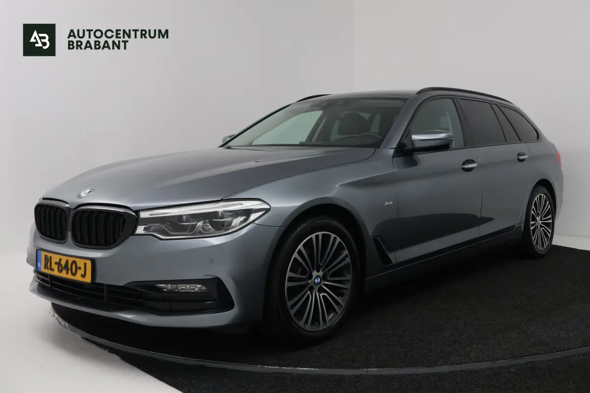 520i High Executive (COMFORT ZETELS, CAMERA, SFEERVERLICHTING, STOELVERWARMING)