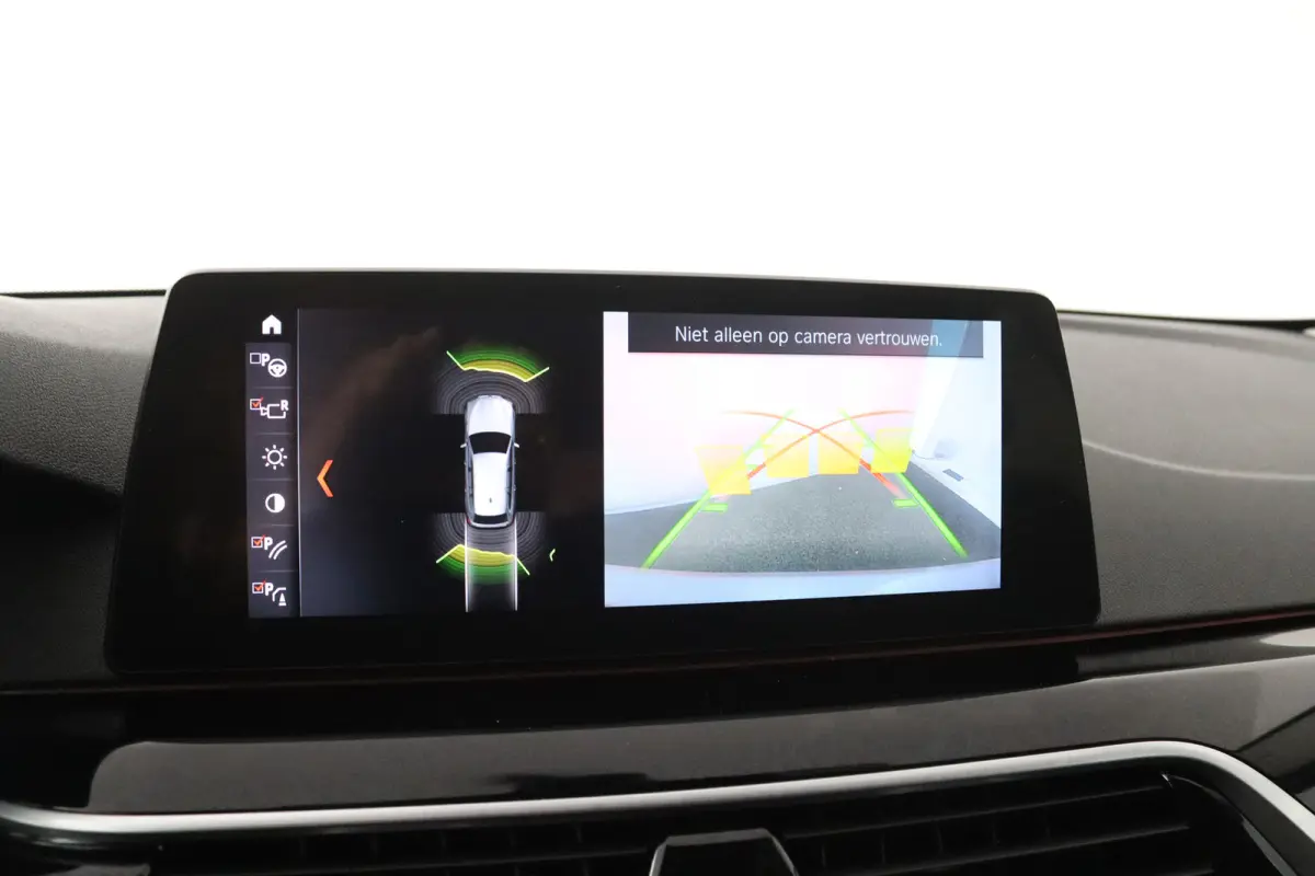 520i High Executive (COMFORT ZETELS, CAMERA, SFEERVERLICHTING, STOELVERWARMING)