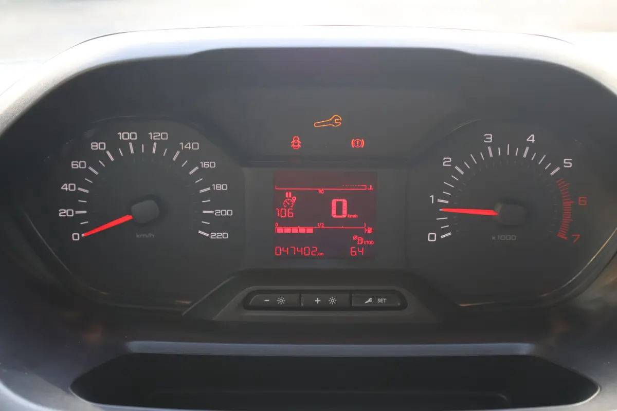 1.5 BlueHDI Pro Airco Trekhaak