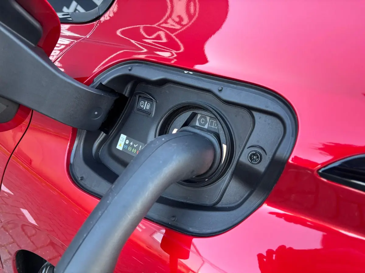 1.6 Plug-in Hybrid 225PK GT ✅ LED ✅ 360 ✅ ACC
