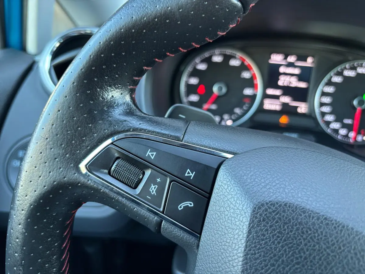 1.0 EcoTSI FR Connect ✅ Pano ✅ Leder ✅ CarPlay