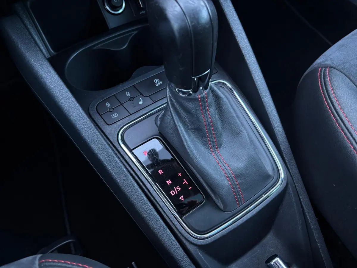1.0 EcoTSI FR Connect ✅ Pano ✅ Leder ✅ CarPlay