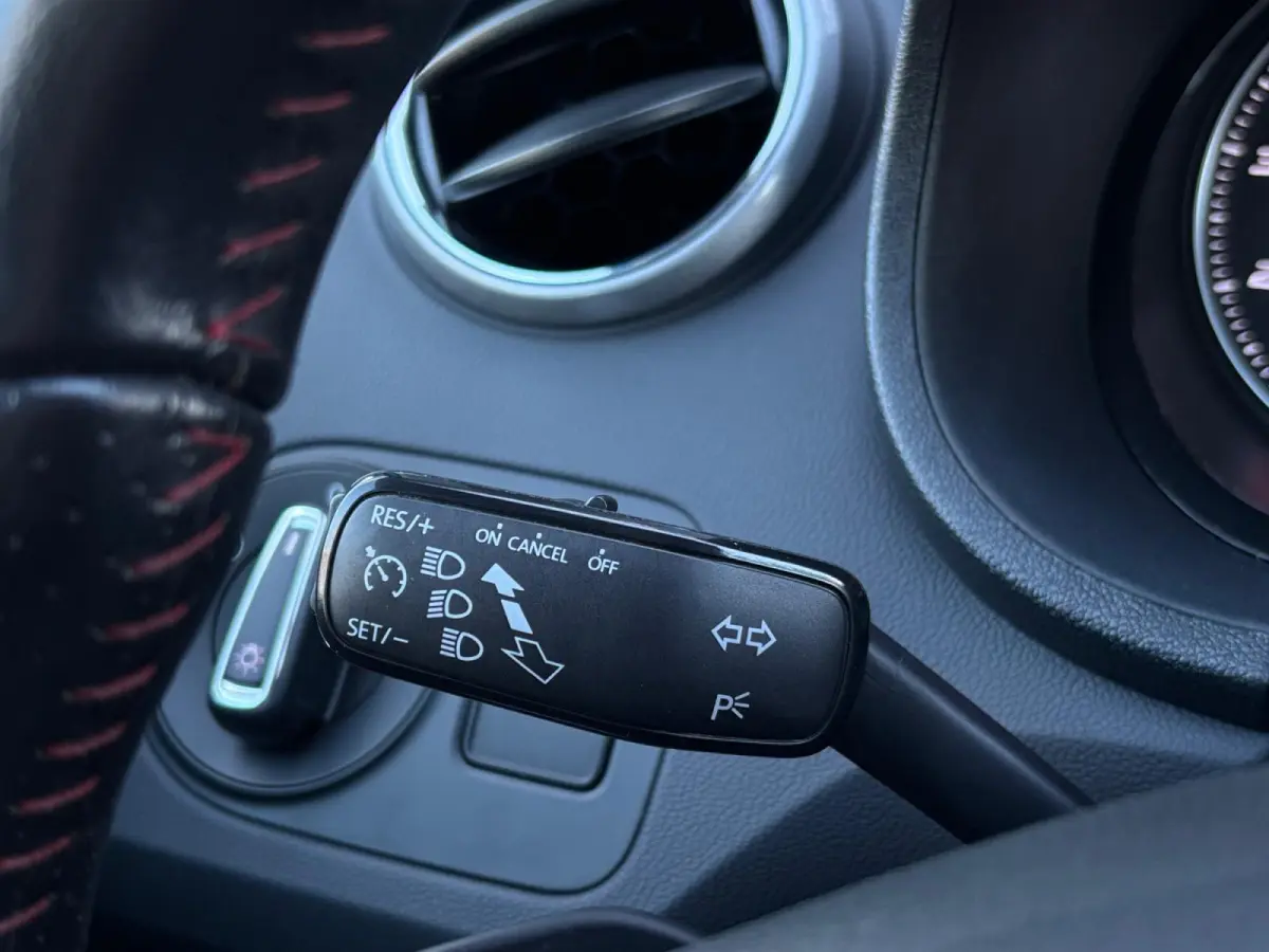 1.0 EcoTSI FR Connect ✅ Pano ✅ Leder ✅ CarPlay