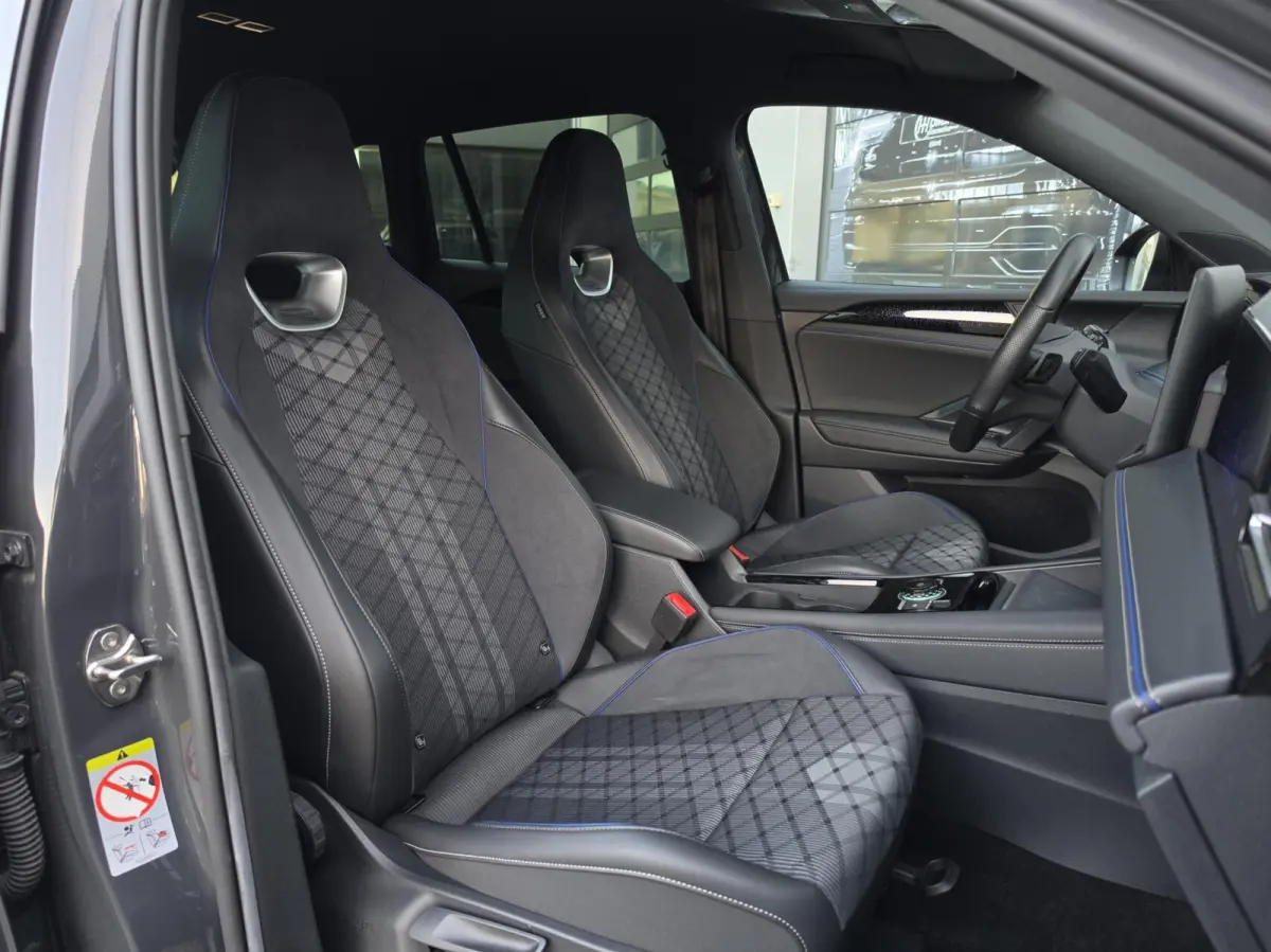 1.5 eTSI R-Line Edition|360cam|ACC|Massage|Sfeerverlichting