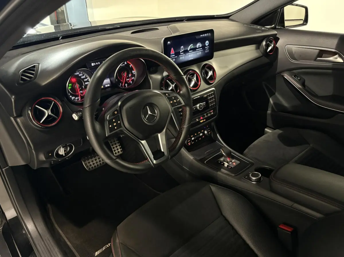 AMG 45 4MATIC |VOL|PANODAK|20 inch|H&K|Camera|Keyless|Memory|