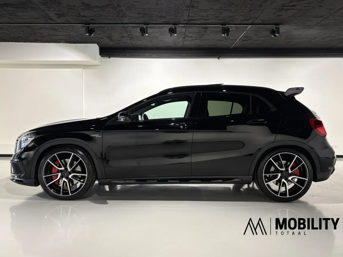 AMG 45 4MATIC |VOL|PANODAK|20 inch|H&K|Camera|Keyless|Memory|