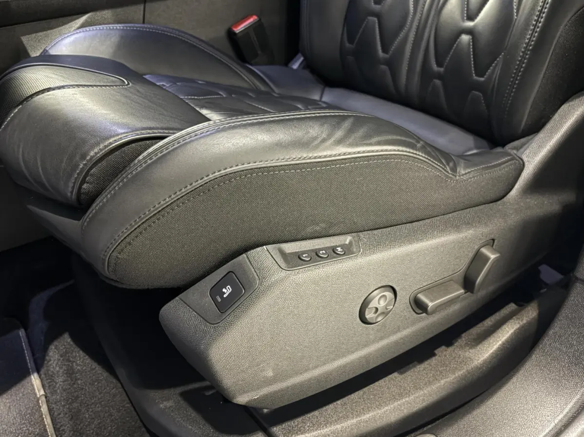 Hybrid4 300pk GT 4x4|PANODAK|Nappa Leder|360°|Massage|Focal|19 inch|ACC|Night Vision|