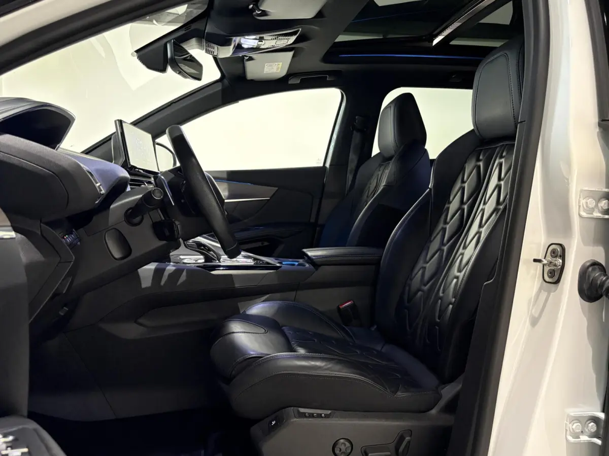 Hybrid4 300pk GT 4x4|PANODAK|Nappa Leder|360°|Massage|Focal|19 inch|ACC|Night Vision|
