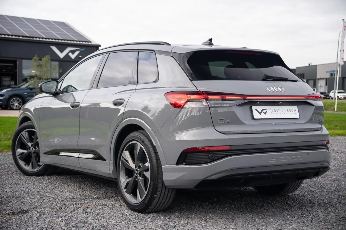 50 Quattro S-Line Competition 77 kWh|BTW|RS Interieur|Nardo Moonstone Grey|Org NL NAP|1 Eig|Head Up|Leder|CarPlay|Led Matrix|ACC|Dealer Onderhouden