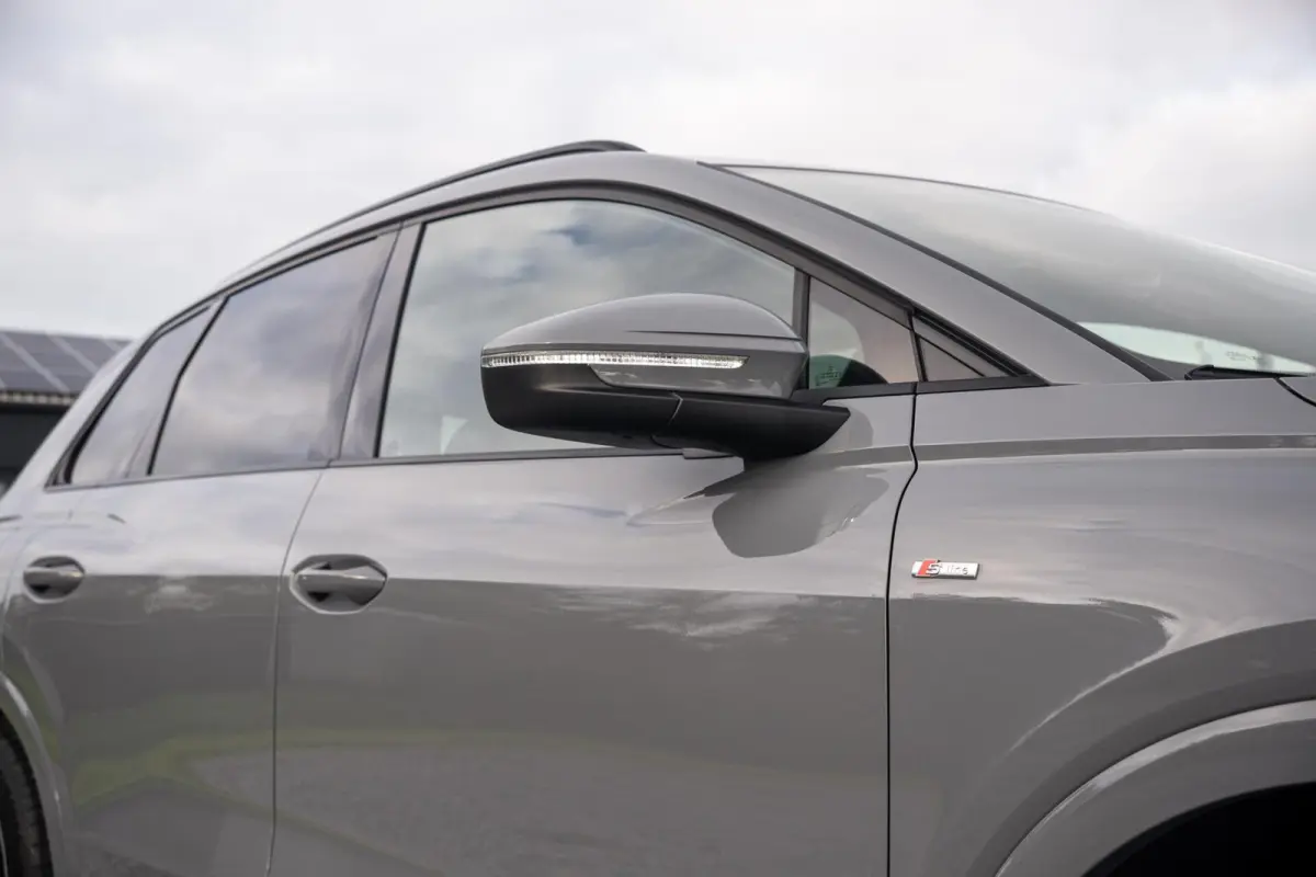 50 Quattro S-Line Competition 77 kWh|BTW|RS Interieur|Nardo Moonstone Grey|Org NL NAP|1 Eig|Head Up|Leder|CarPlay|Led Matrix|ACC|Dealer Onderhouden