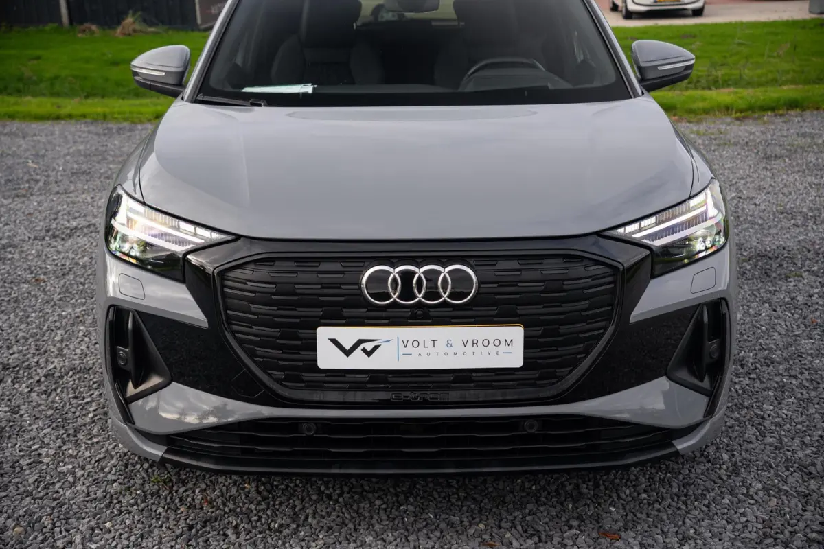 50 Quattro S-Line Competition 77 kWh|BTW|RS Interieur|Nardo Moonstone Grey|Org NL NAP|1 Eig|Head Up|Leder|CarPlay|Led Matrix|ACC|Dealer Onderhouden